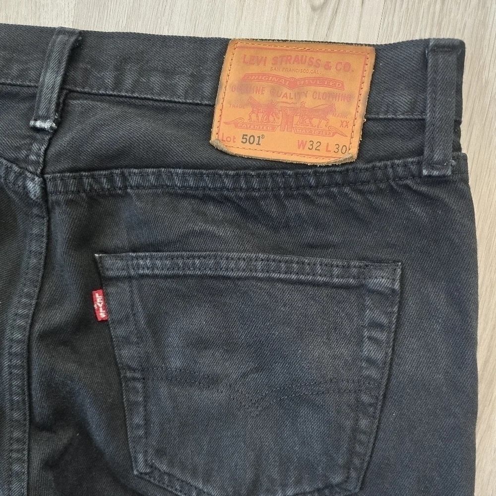 Levi's (Big E) | 501 black denim button fly straight leg jeans | MENS 32×30